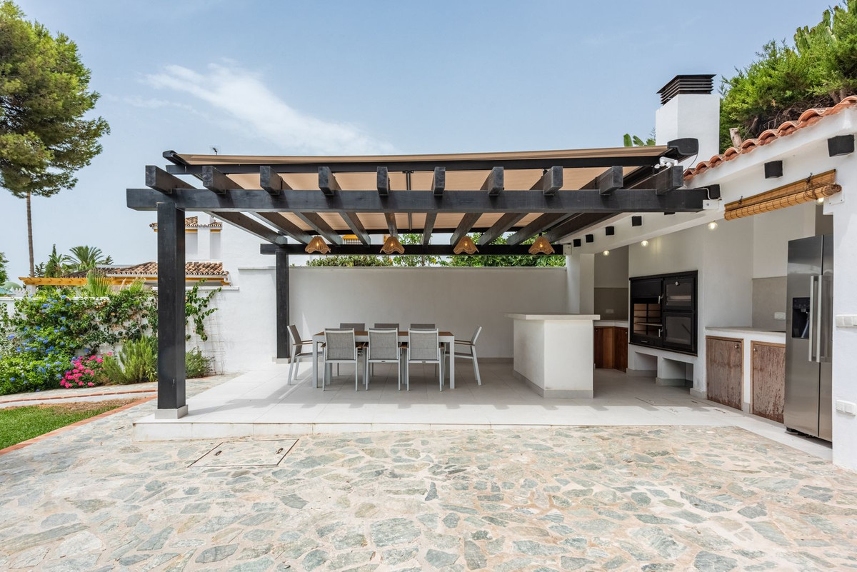 Image 9: Detached Villa For sale, San Pedro de Alcántara, €2,495,000 [HFMs727392]