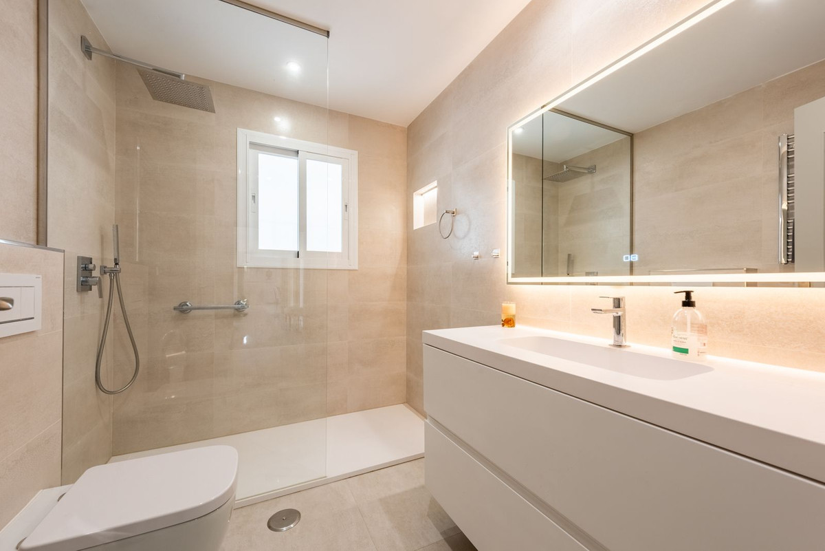 Image 26: Detached Villa For sale, San Pedro de Alcántara, €2,495,000 [HFMs727392]