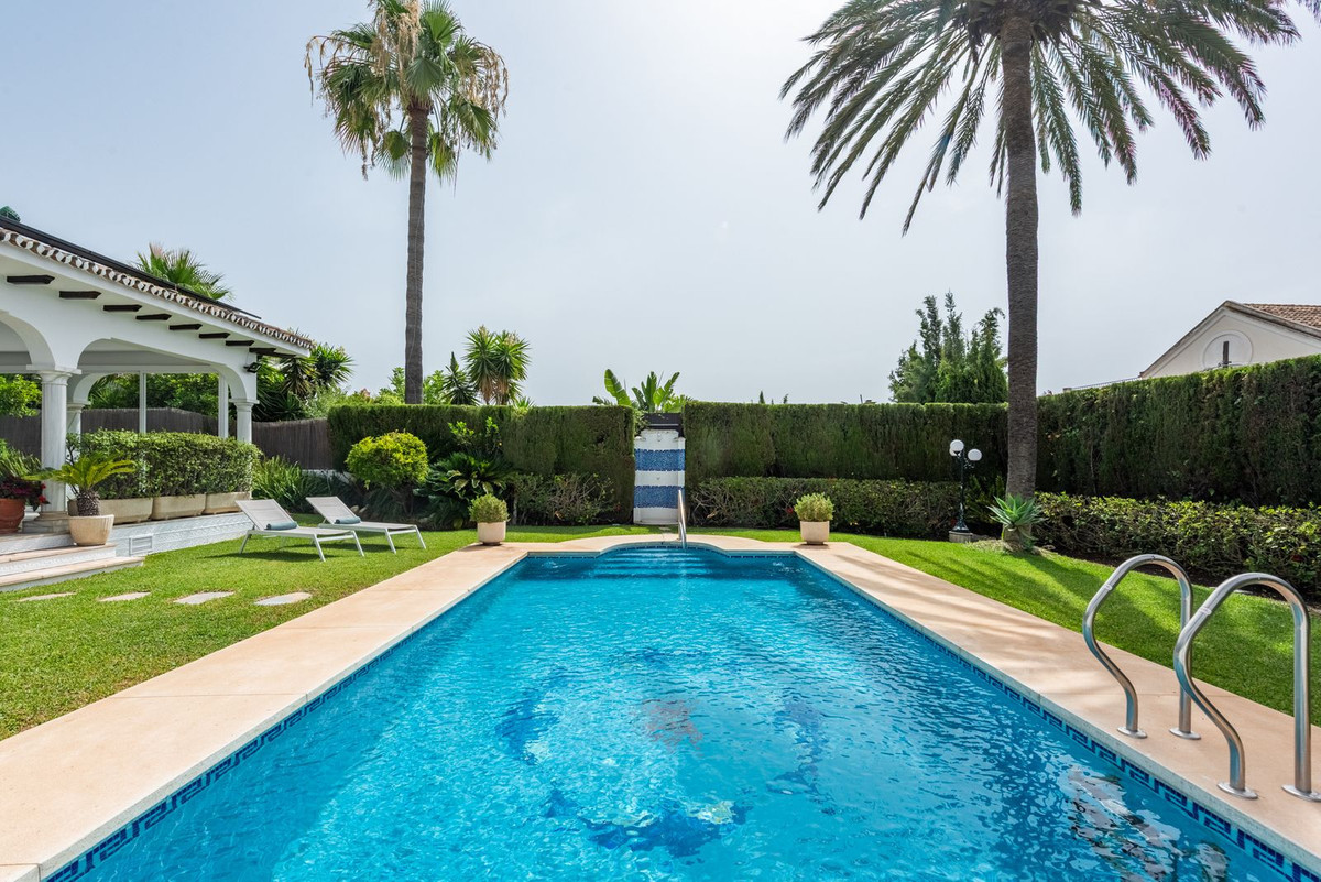 Image 4: Detached Villa For sale, San Pedro de Alcántara, €2,495,000 [HFMs727392]