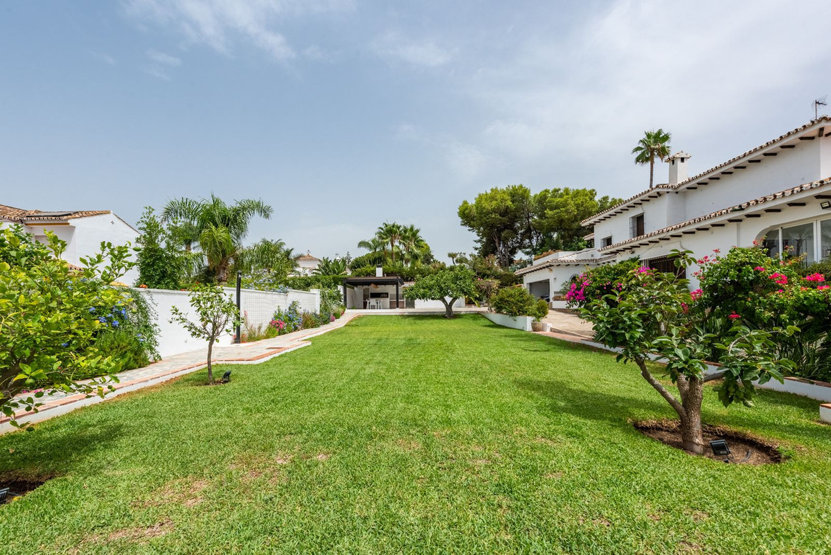 Image 6: Detached Villa For sale, San Pedro de Alcántara, €2,495,000 [HFMs727392]