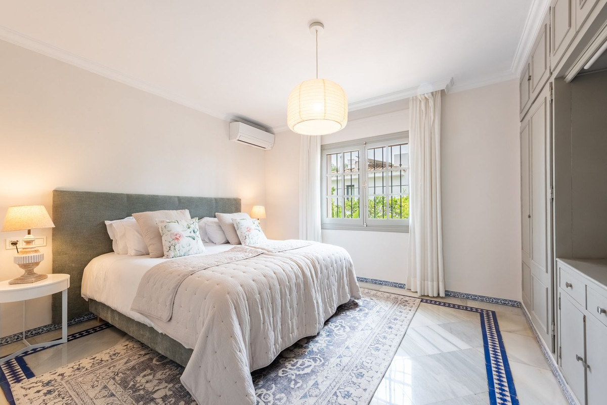 Image 33: Detached Villa For sale, San Pedro de Alcántara, €2,495,000 [HFMs727392]