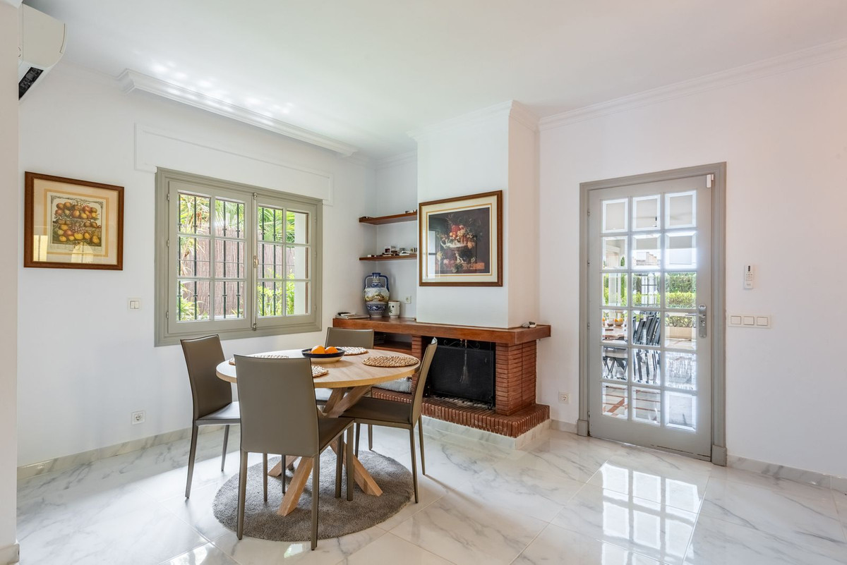 Image 23: Detached Villa For sale, San Pedro de Alcántara, €2,495,000 [HFMs727392]