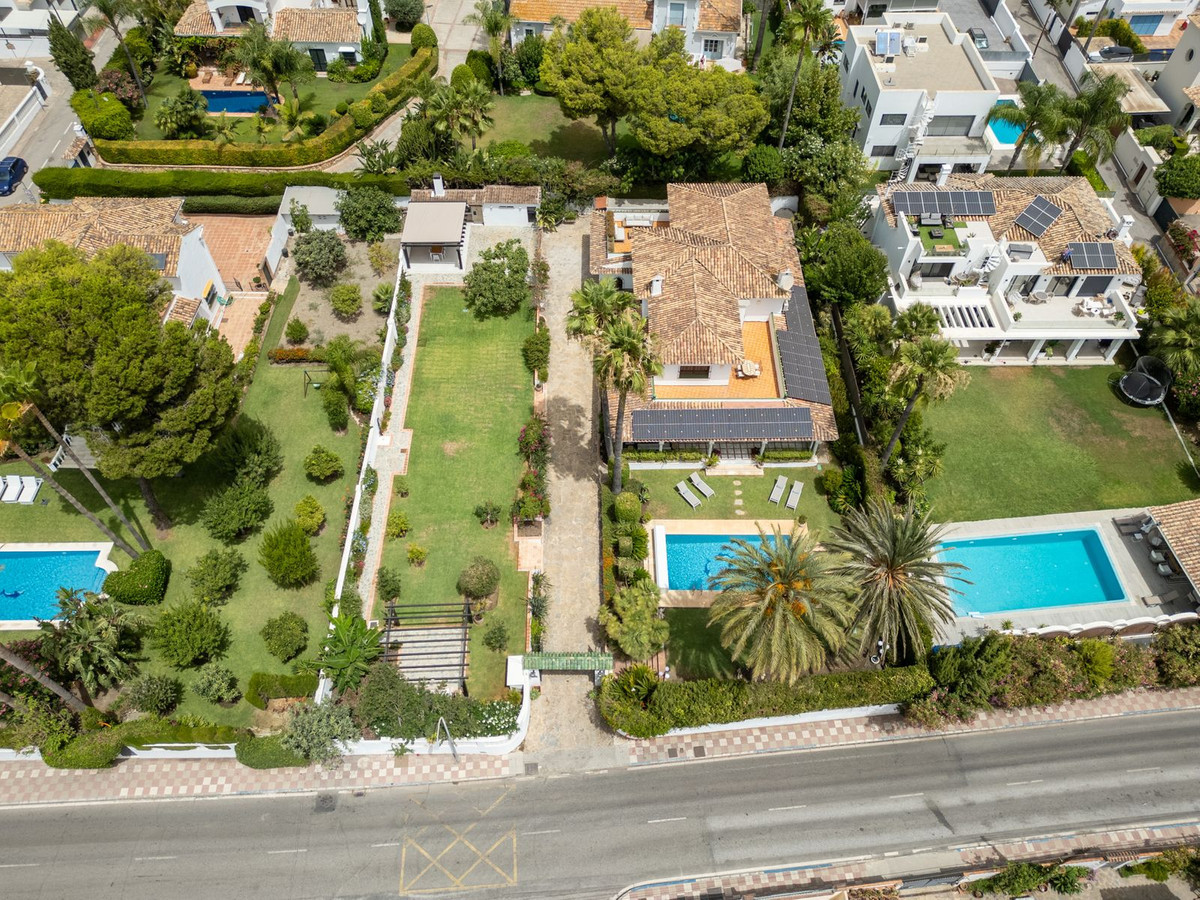 Image 1: Detached Villa For sale, San Pedro de Alcántara, €2,495,000 [HFMs727392]