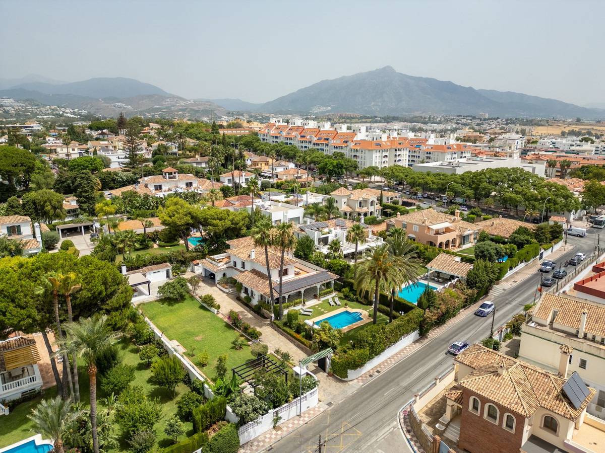 Image 39: Detached Villa For sale, San Pedro de Alcántara, €2,495,000 [HFMs727392]