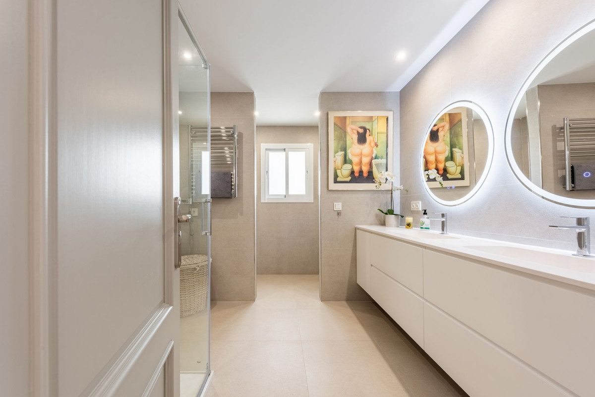 Image 32: Detached Villa For sale, San Pedro de Alcántara, €2,495,000 [HFMs727392]