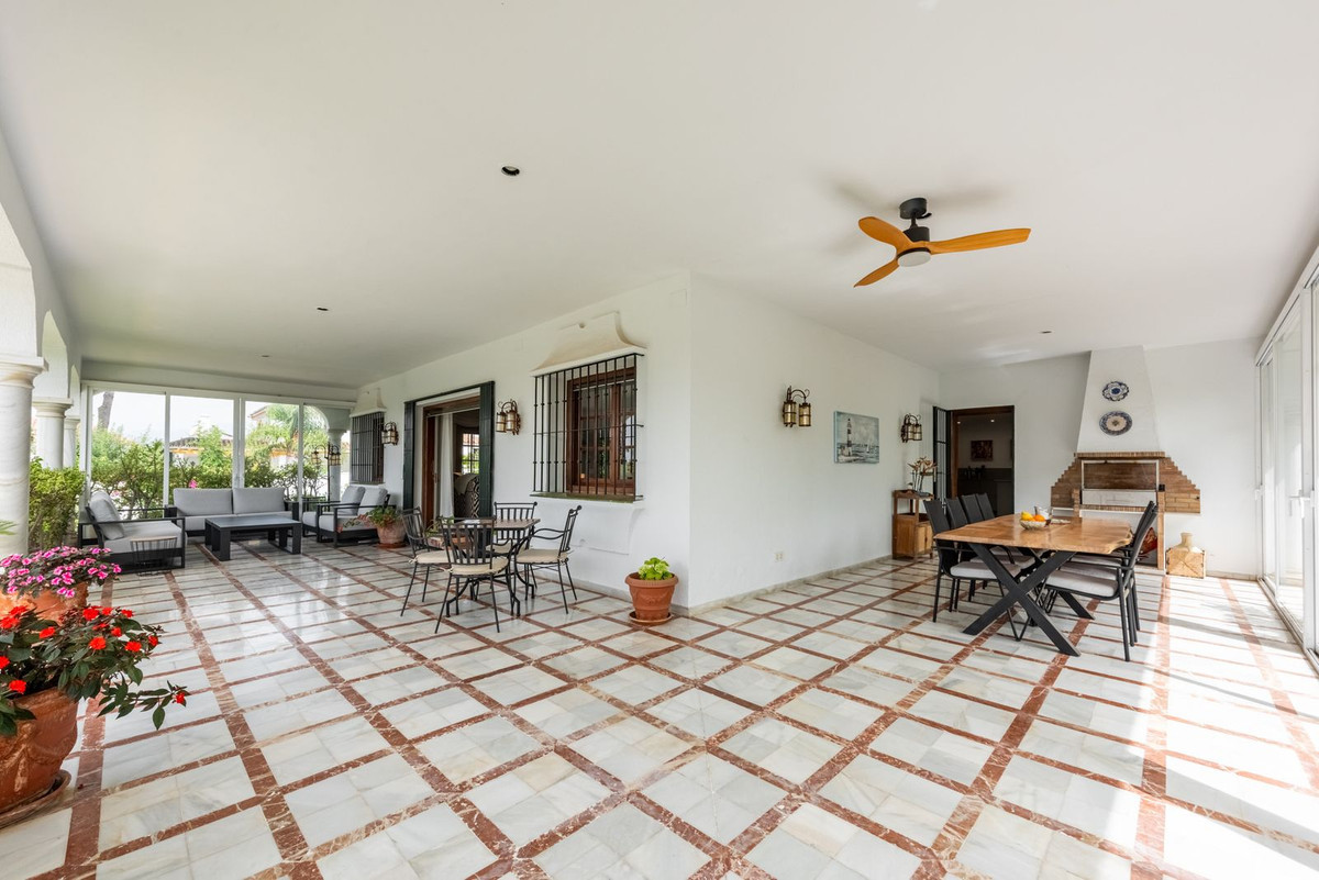 Image 13: Detached Villa For sale, San Pedro de Alcántara, €2,495,000 [HFMs727392]