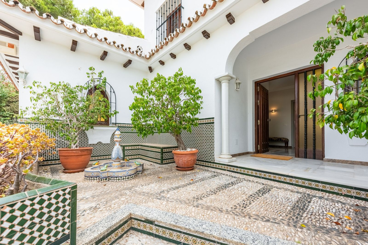 Image 38: Detached Villa For sale, San Pedro de Alcántara, €2,495,000 [HFMs727392]