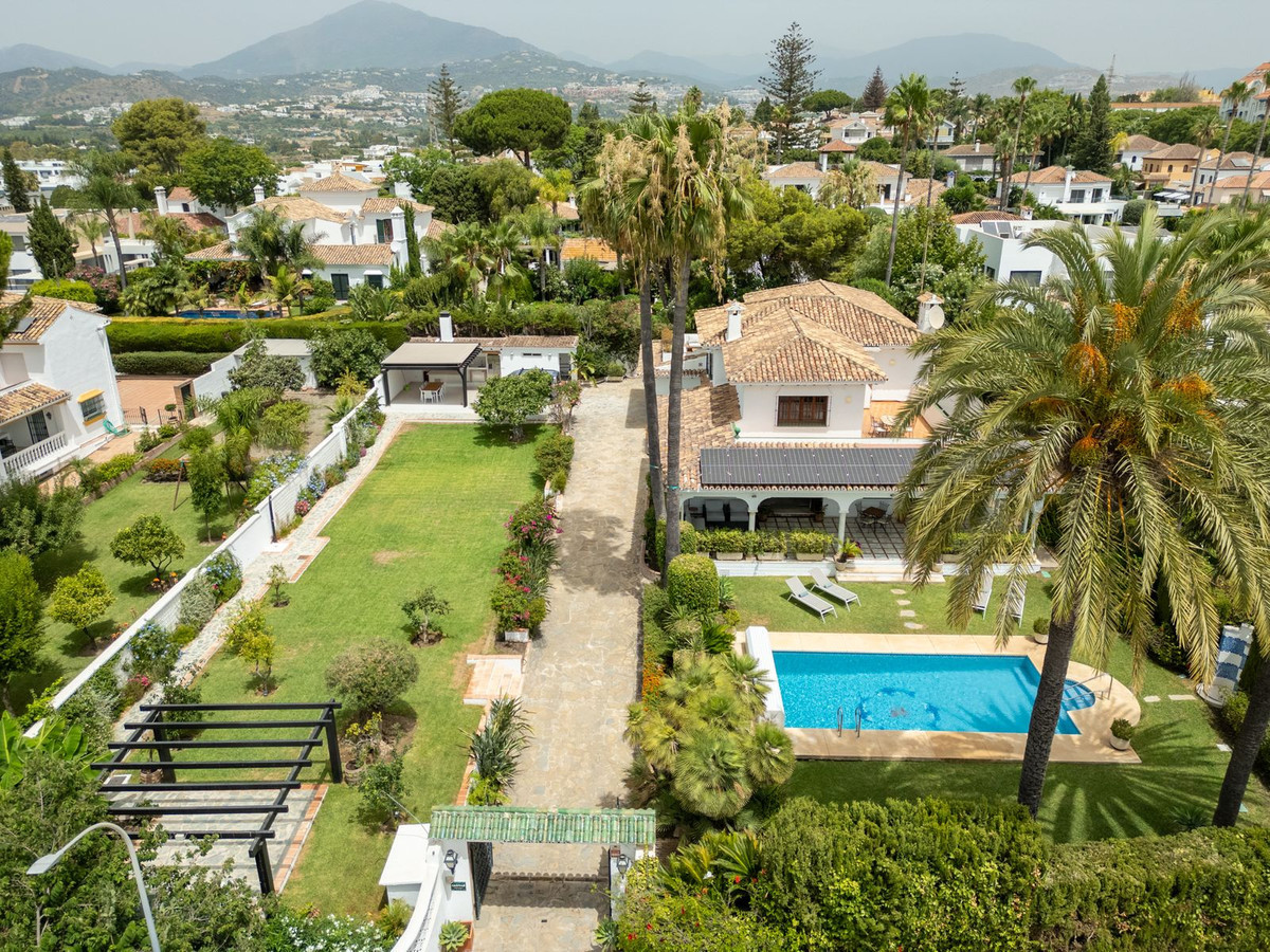 Image 0: Detached Villa For sale, San Pedro de Alcántara, €2,495,000 [HFMs727392]