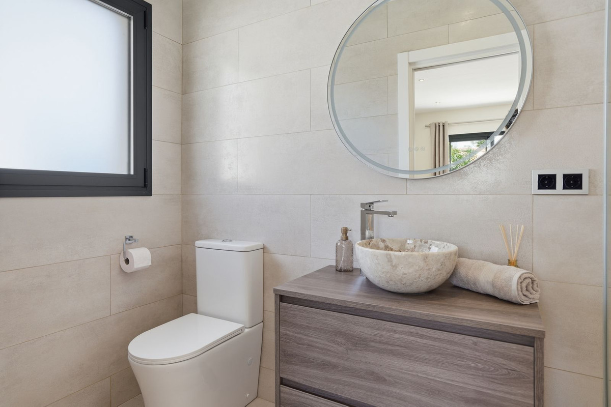 Image 26: Villa - Chalet For sale, Mijas Costa, €1,599,000 [HFMs727832]