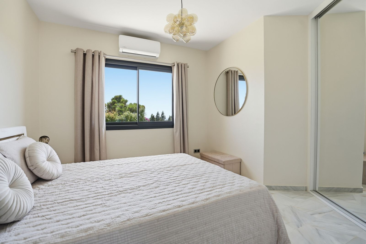 Image 29: Villa - Chalet For sale, Mijas Costa, €1,599,000 [HFMs727832]