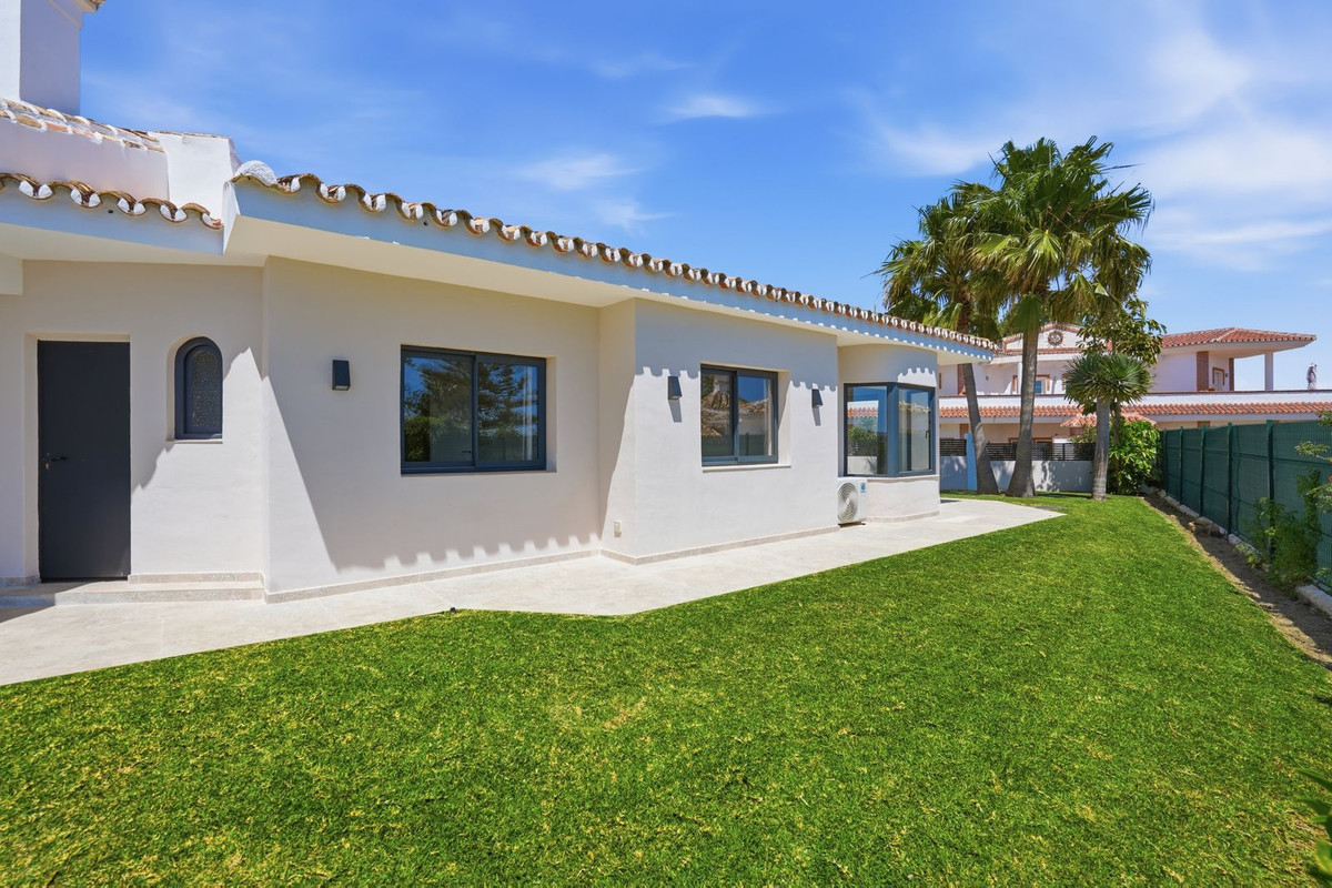 Image 43: Villa - Chalet For sale, Mijas Costa, €1,599,000 [HFMs727832]