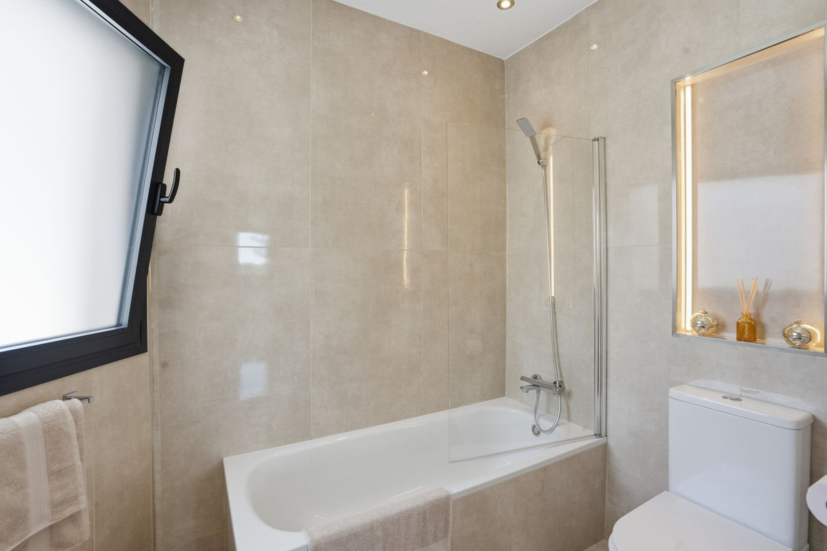 Image 31: Villa - Chalet For sale, Mijas Costa, €1,599,000 [HFMs727832]
