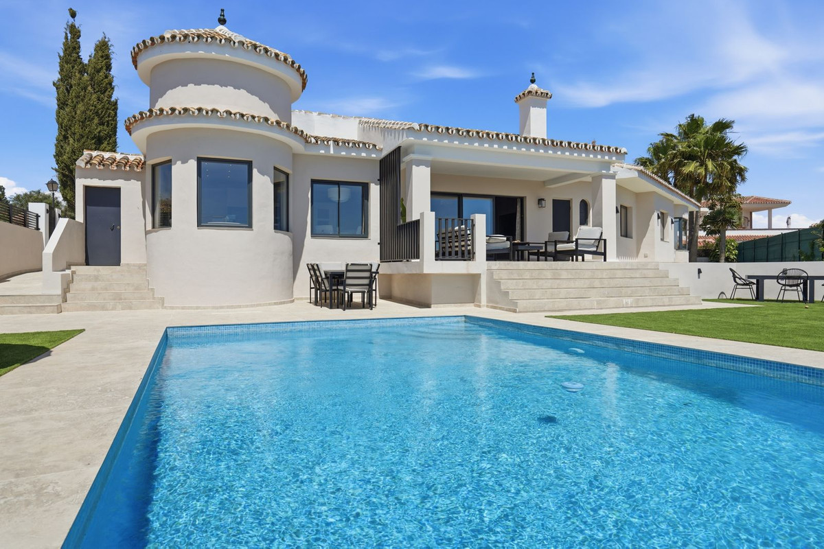 Image 39: Villa - Chalet For sale, Mijas Costa, €1,599,000 [HFMs727832]