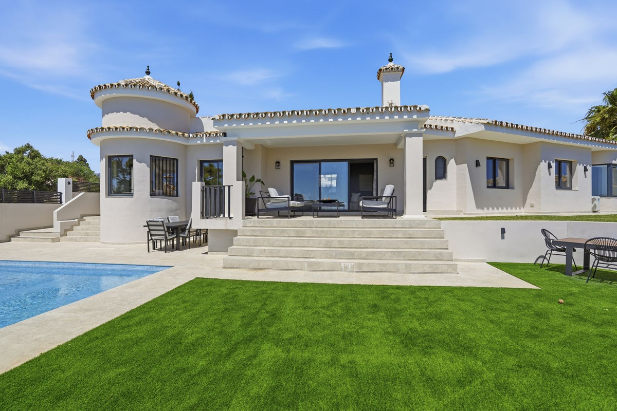 Image 38: Villa - Chalet For sale, Mijas Costa, €1,599,000 [HFMs727832]