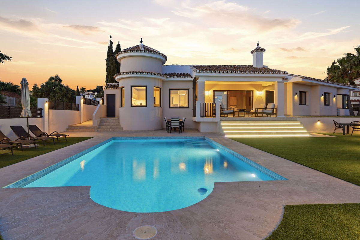 Image 48: Villa - Chalet For sale, Mijas Costa, €1,599,000 [HFMs727832]