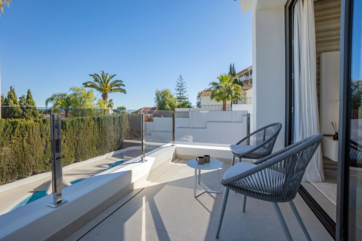 Image 15: Detached Villa For sale, Nueva Andalucía, €3,300,000 [HFMs728017]