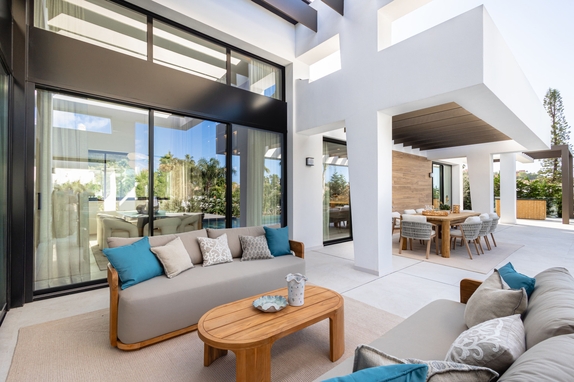 Image 2: Detached Villa For sale, Nueva Andalucía, €3,990,000 [HFMs729963]