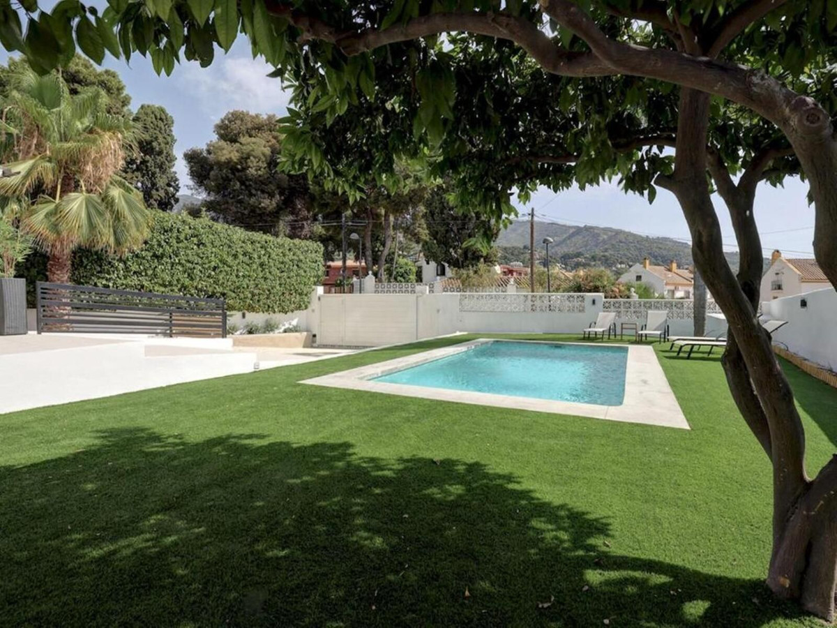 Image 45: Detached Villa For sale, Marbella, €1,400,000 [HFMs729032]