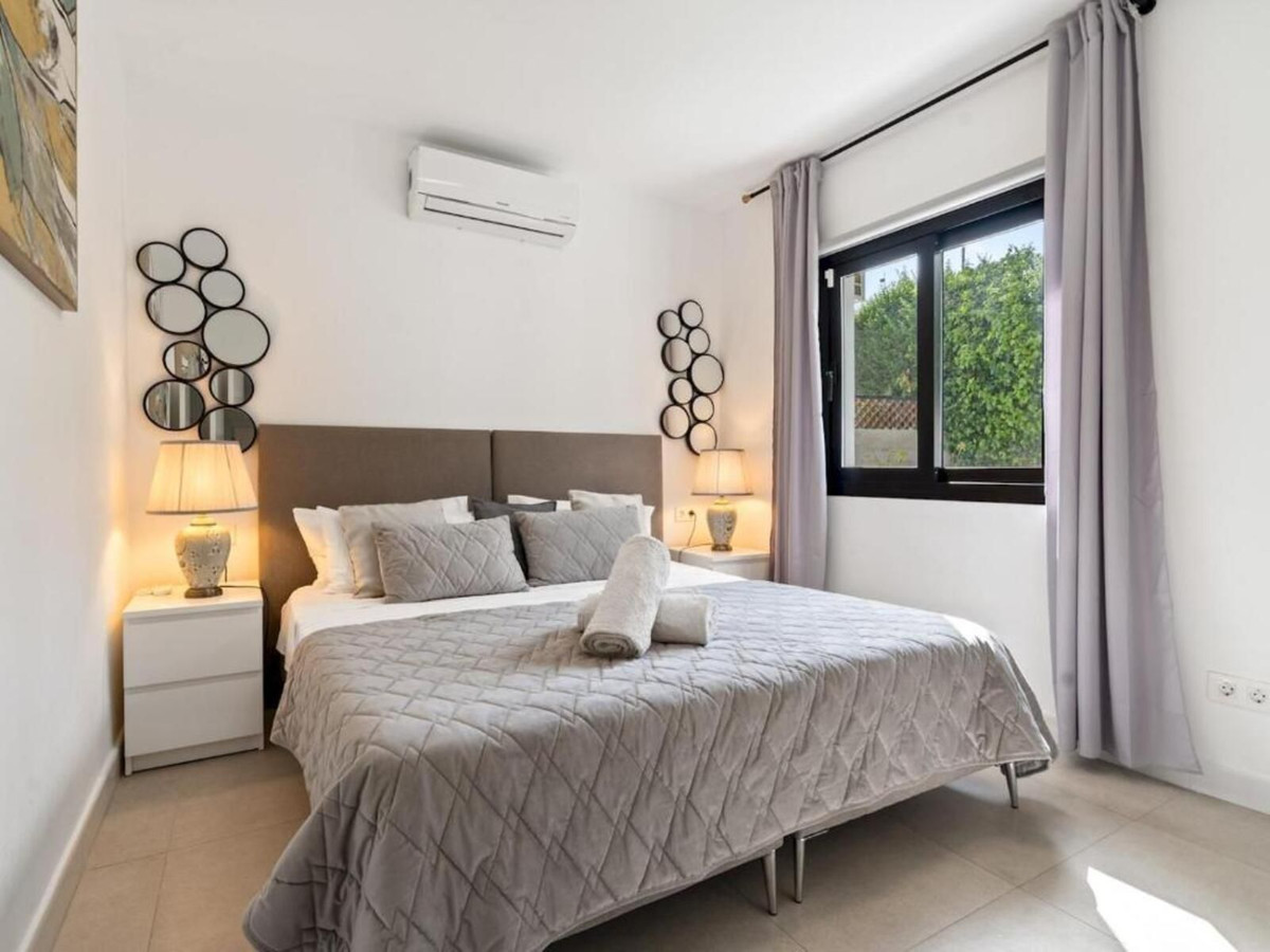 Image 26: Detached Villa For sale, Marbella, €1,400,000 [HFMs729032]