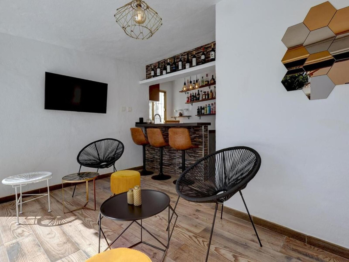 Image 44: Detached Villa For sale, Marbella, €1,400,000 [HFMs729032]
