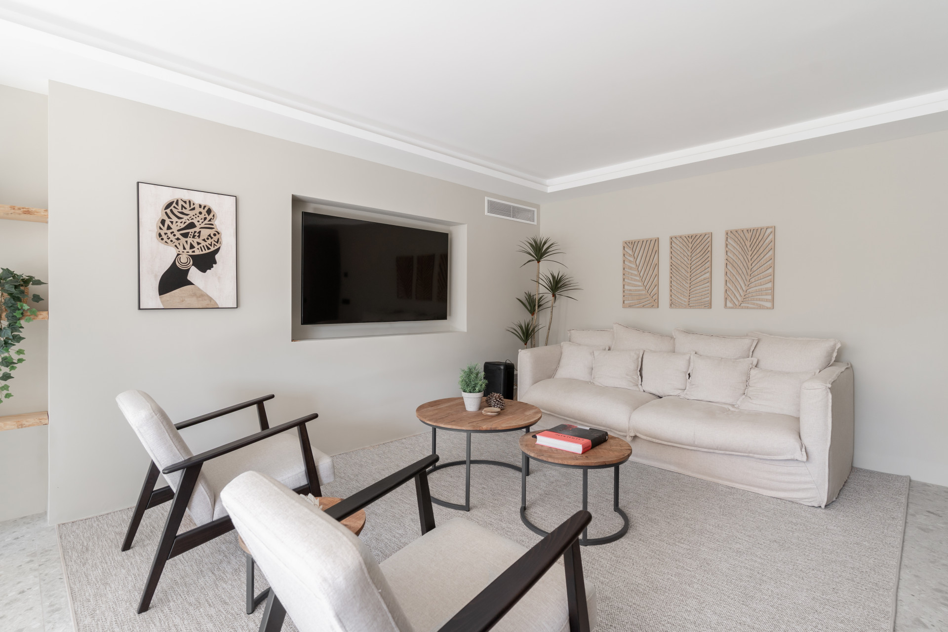 Ático en el Centro de Marbella – Piscina Privada en la Azotea y Vistas a La Concha
