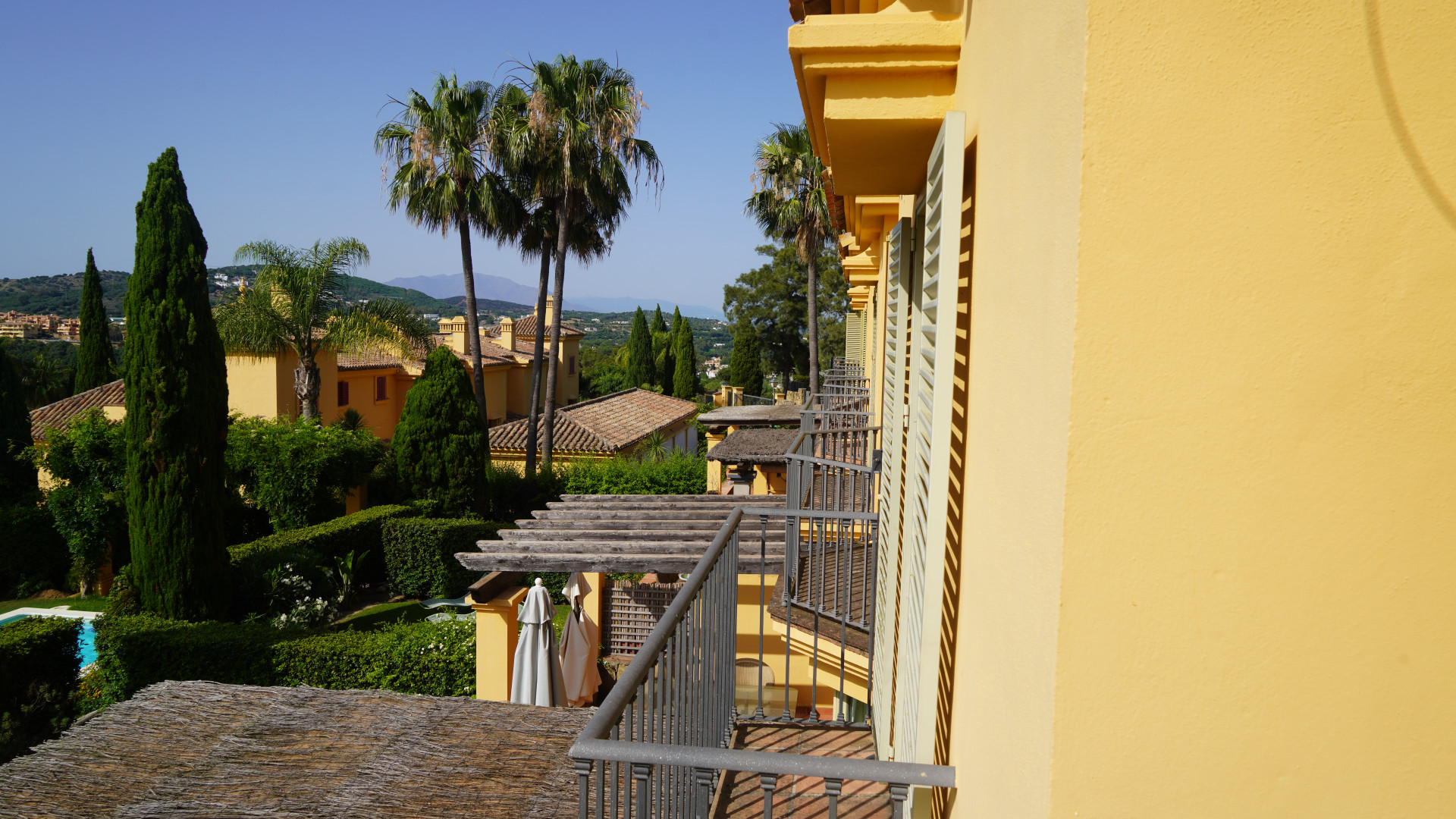 Stylish 4-Bedroom Townhouse in the Exclusive gated Almenara Golf, Panoramic Golf, Mountain & Partial Lake Views in Sotogrande