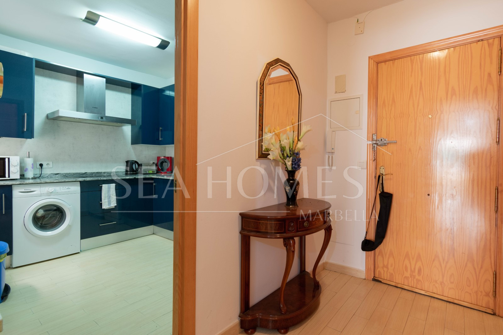 Apartment in a building on the beachfront, on the fabulous Estepona promenade.