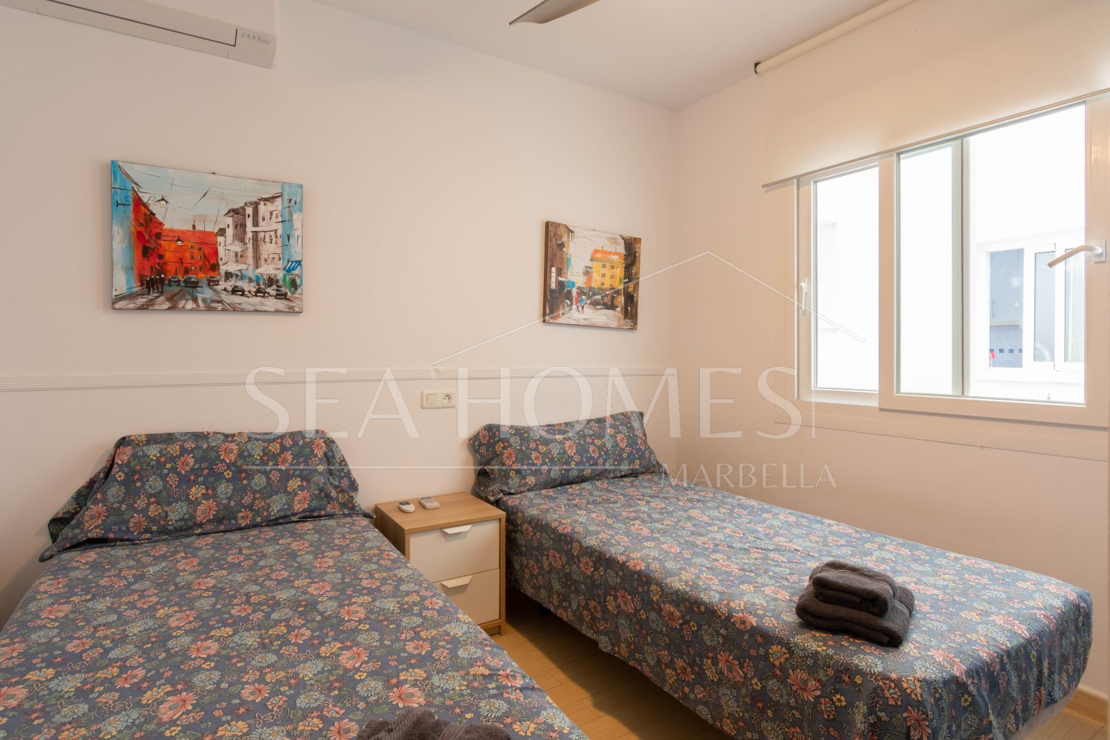 Apartment in a building on the beachfront, on the fabulous Estepona promenade.