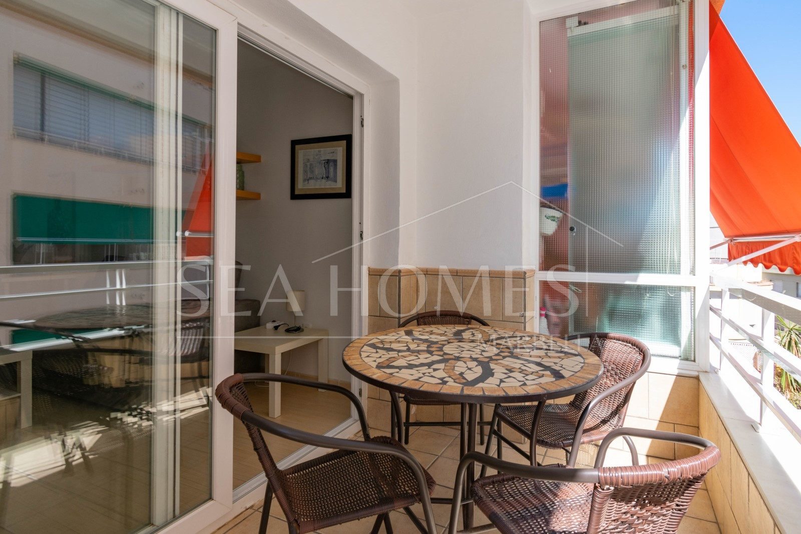 Apartment in a building on the beachfront, on the fabulous Estepona promenade.
