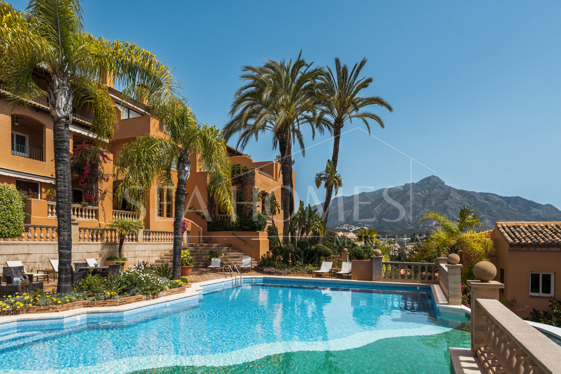 Artful 4-Bedroom Elevated Ground Floor Apartment with Panoramic Sea Views in Les Belvederes, La Cerquilla – Nueva Andalucía