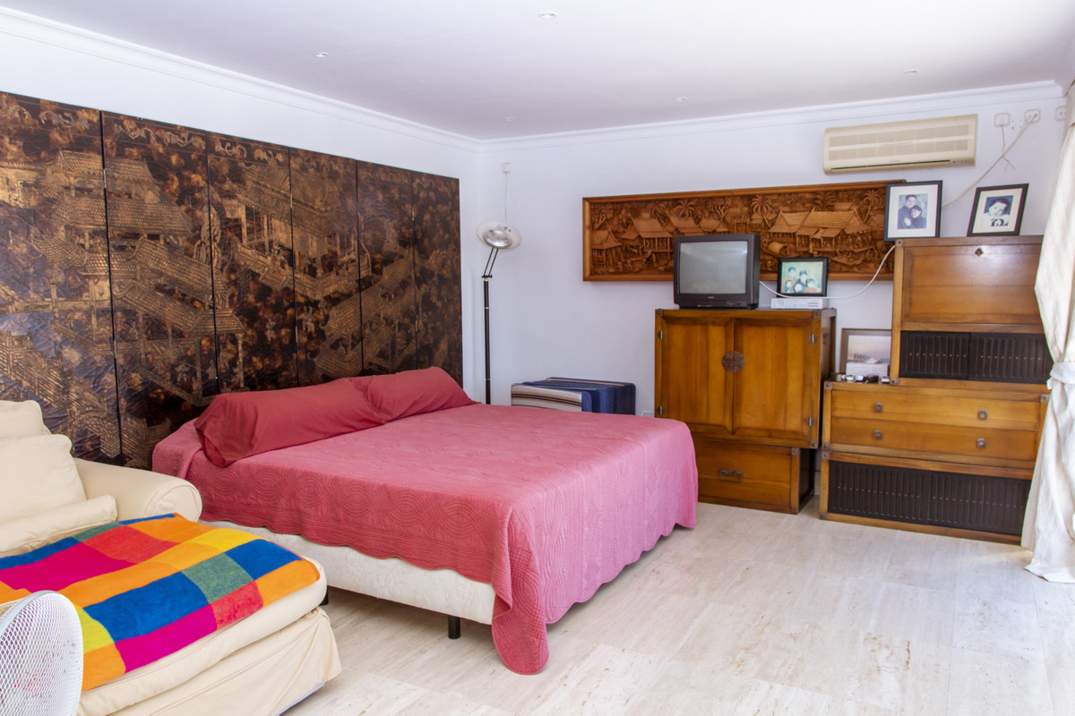 Image 53: detached villa For sale, Estepona, €1,475,000 [R3829441]