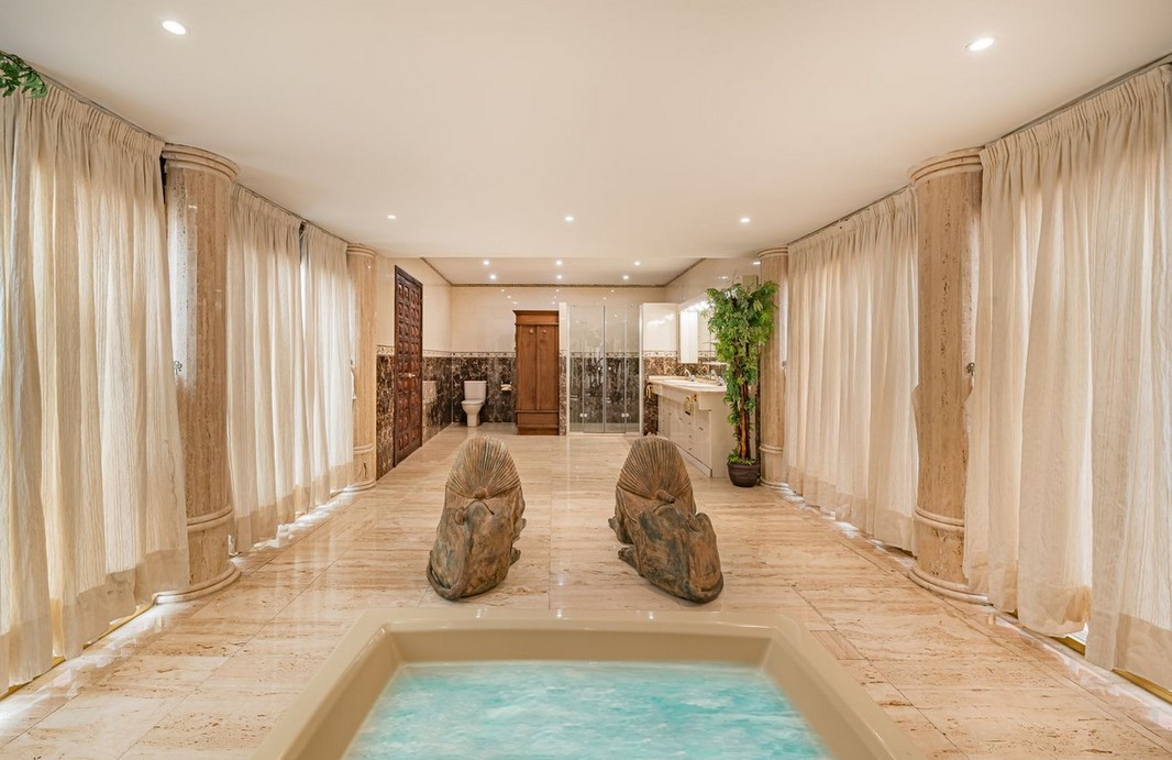 Image 53: detached villa For sale, Estepona, €1,475,000 [R3829441]