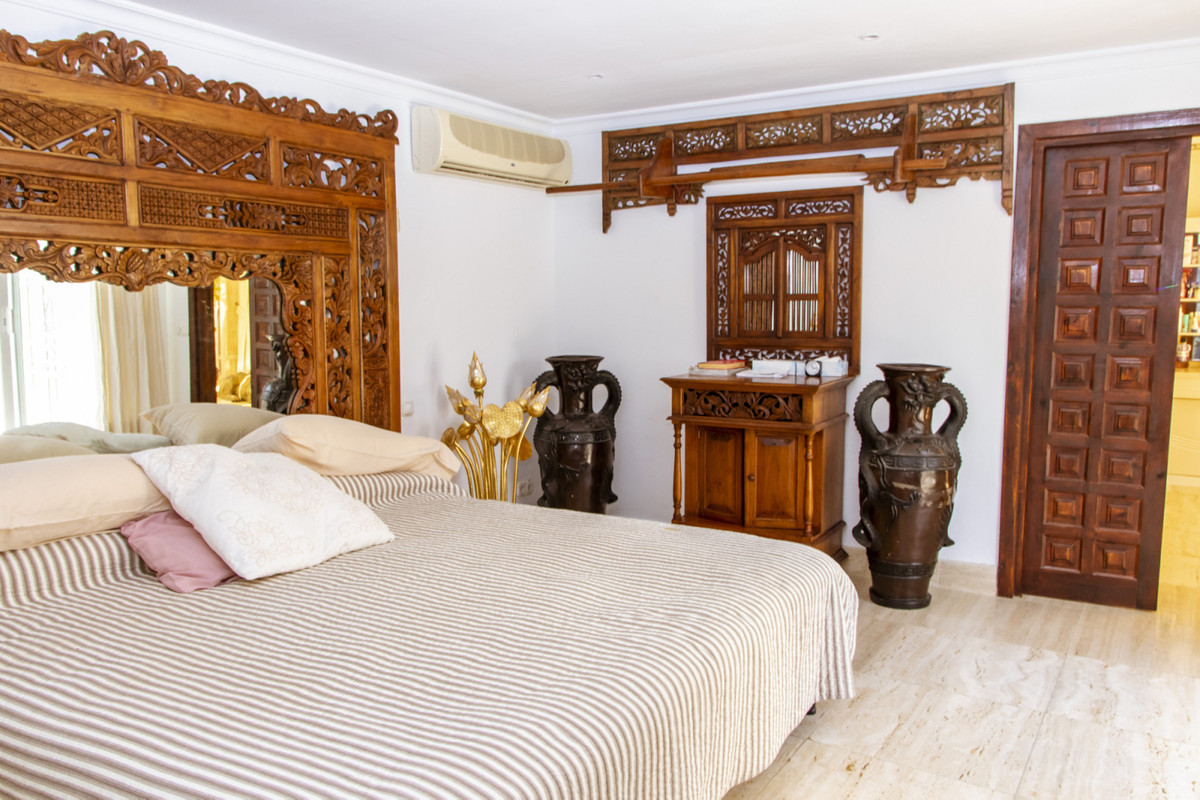 Image 53: detached villa For sale, Estepona, €1,475,000 [R3829441]