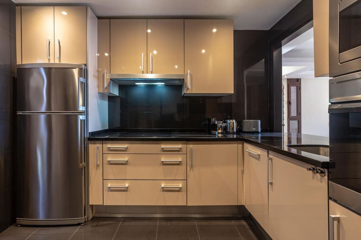 Image 25: apartment For sale, Estepona, €630,000 [R4779862]