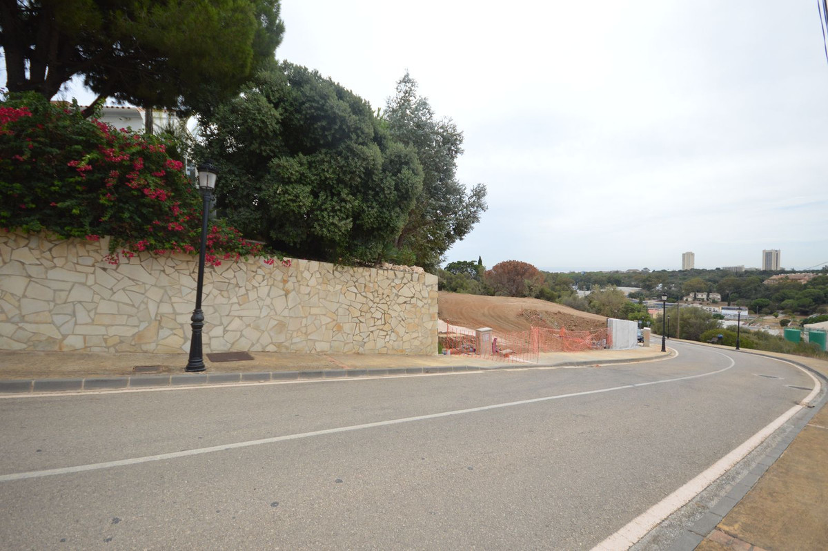 Plot in Elviria — photo 2
