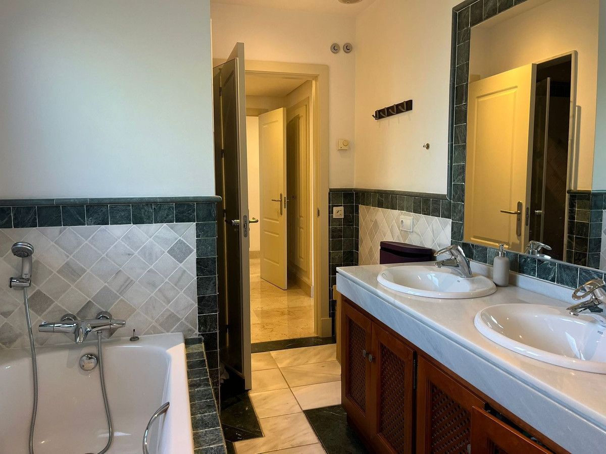 Image 30: apartment For sale, The Golden Mile, €1,250,000 [R4887877]