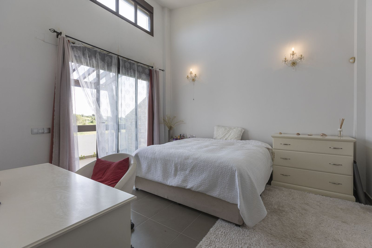 Image 17: detached villa For sale, Estepona, €950,000 [R4934998]