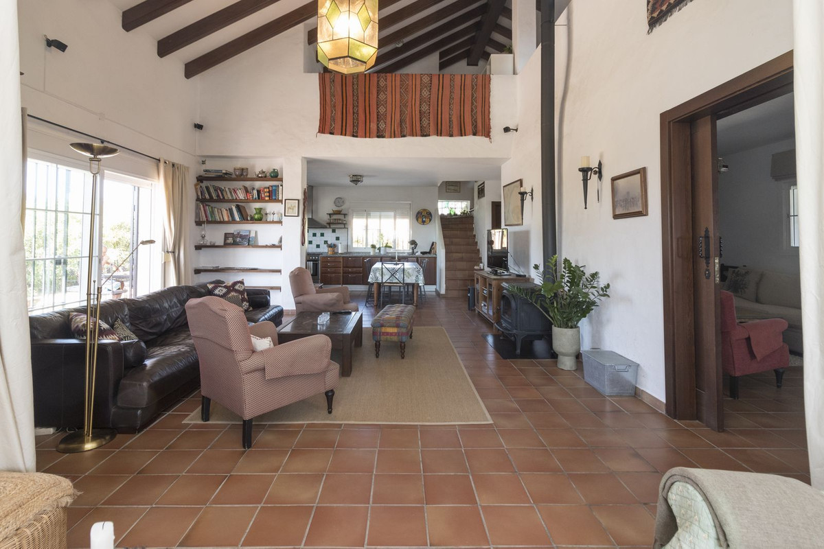 Image 27: detached villa For sale, Estepona, €1,300,000 [R5115208]