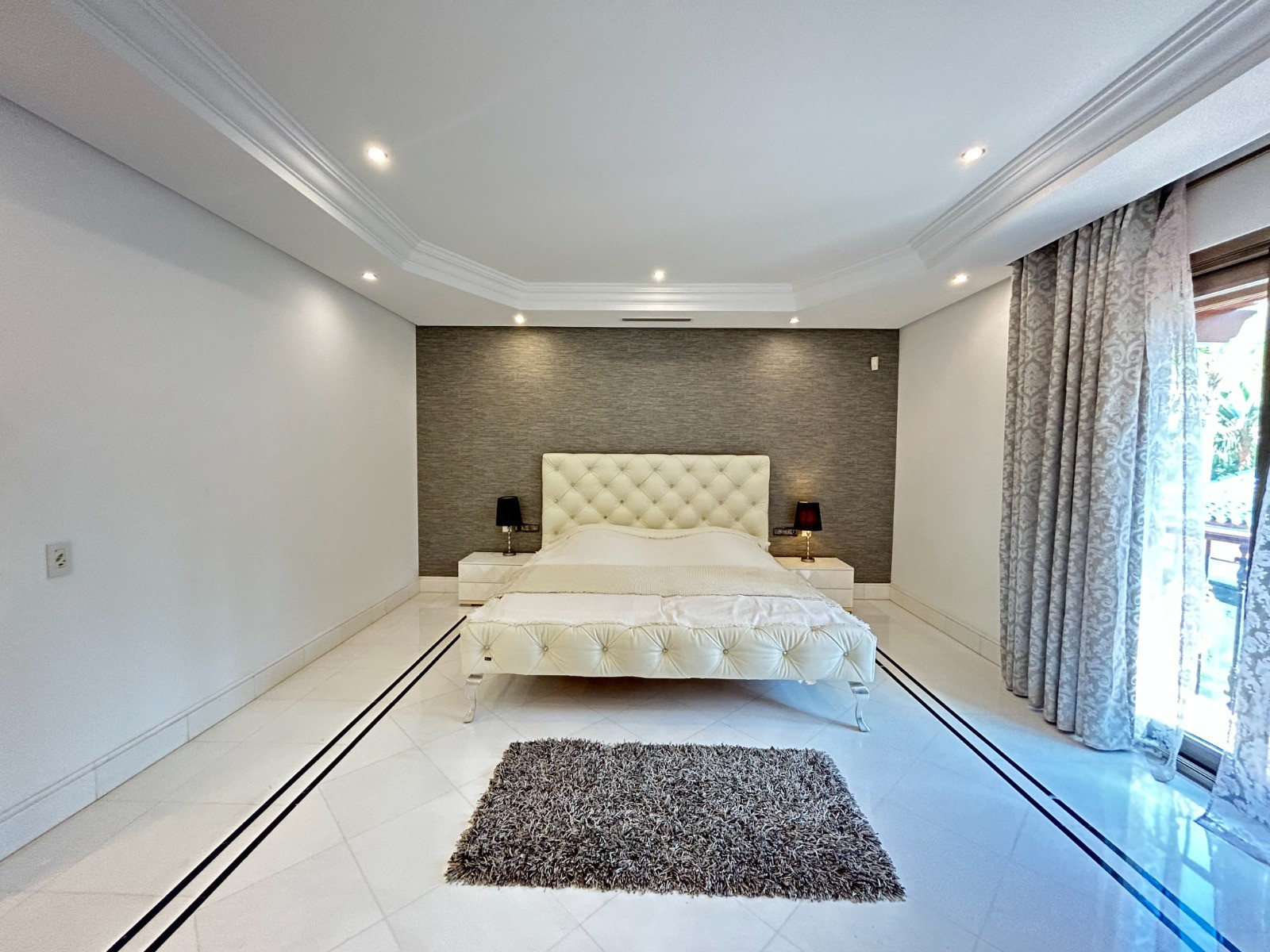 Image 37: apartment For sale, Puerto Banús, €1,850,000 [963-00125P]