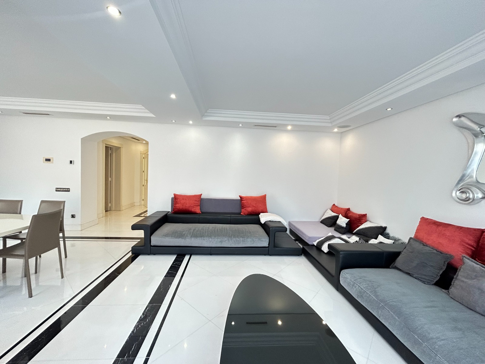 Image 37: apartment For sale, Puerto Banús, €1,850,000 [963-00125P]