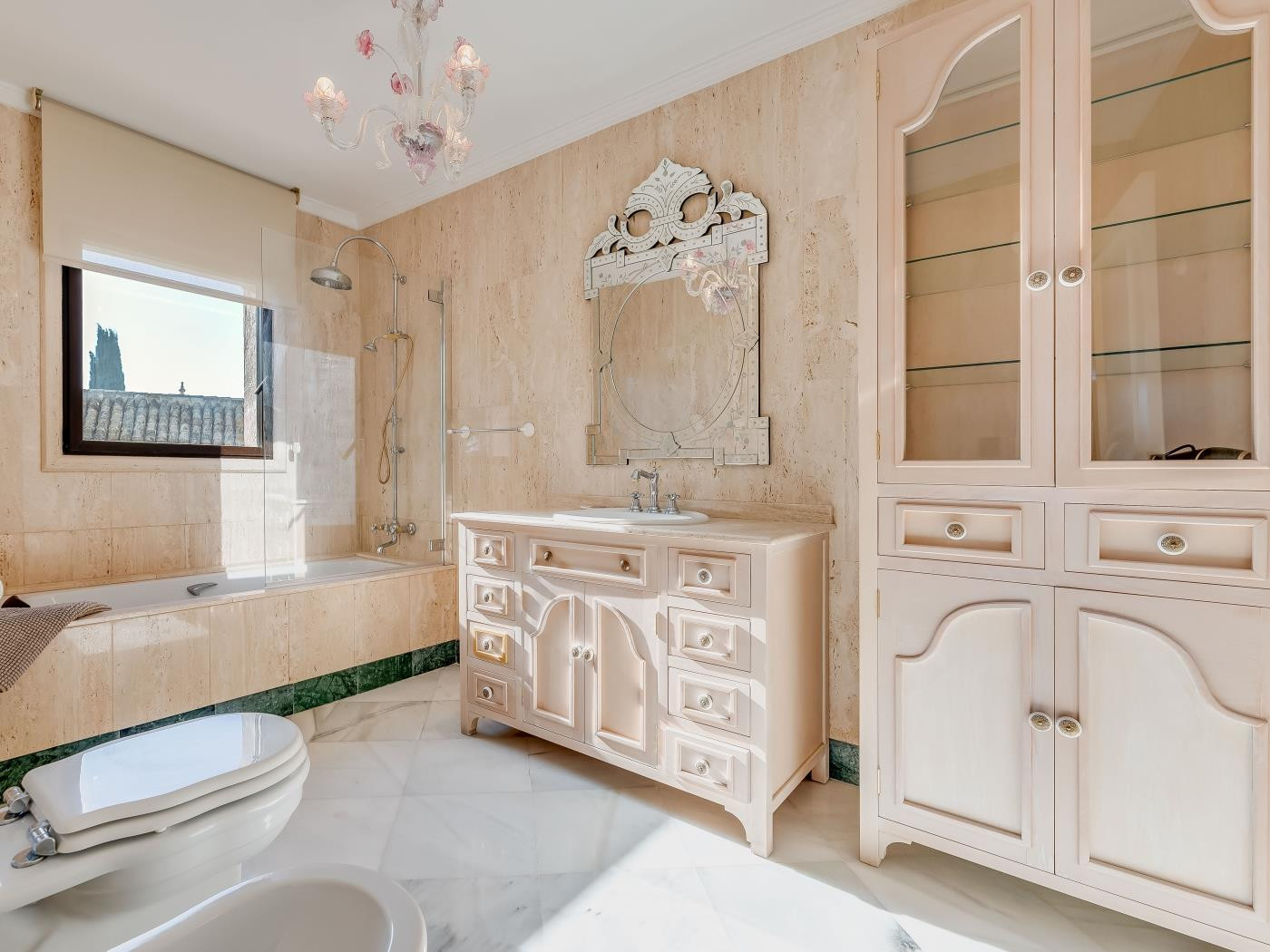 Exclusive villa for rent in Río Real, Marbella, with panoramic sea and valley views