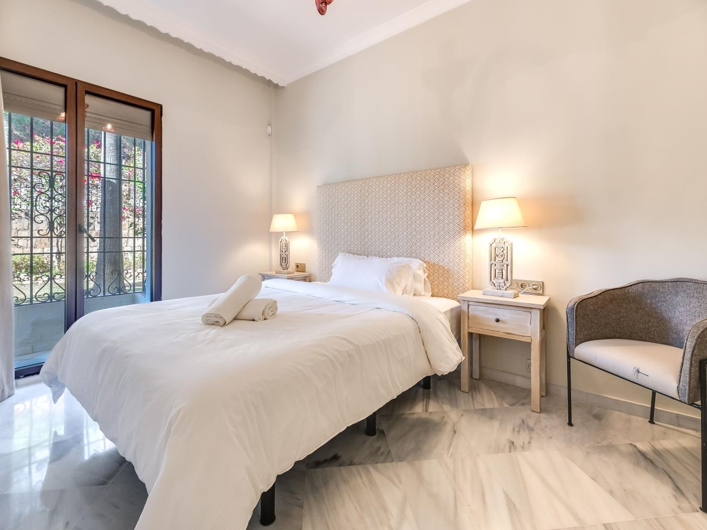 Exclusive villa for rent in Río Real, Marbella, with panoramic sea and valley views