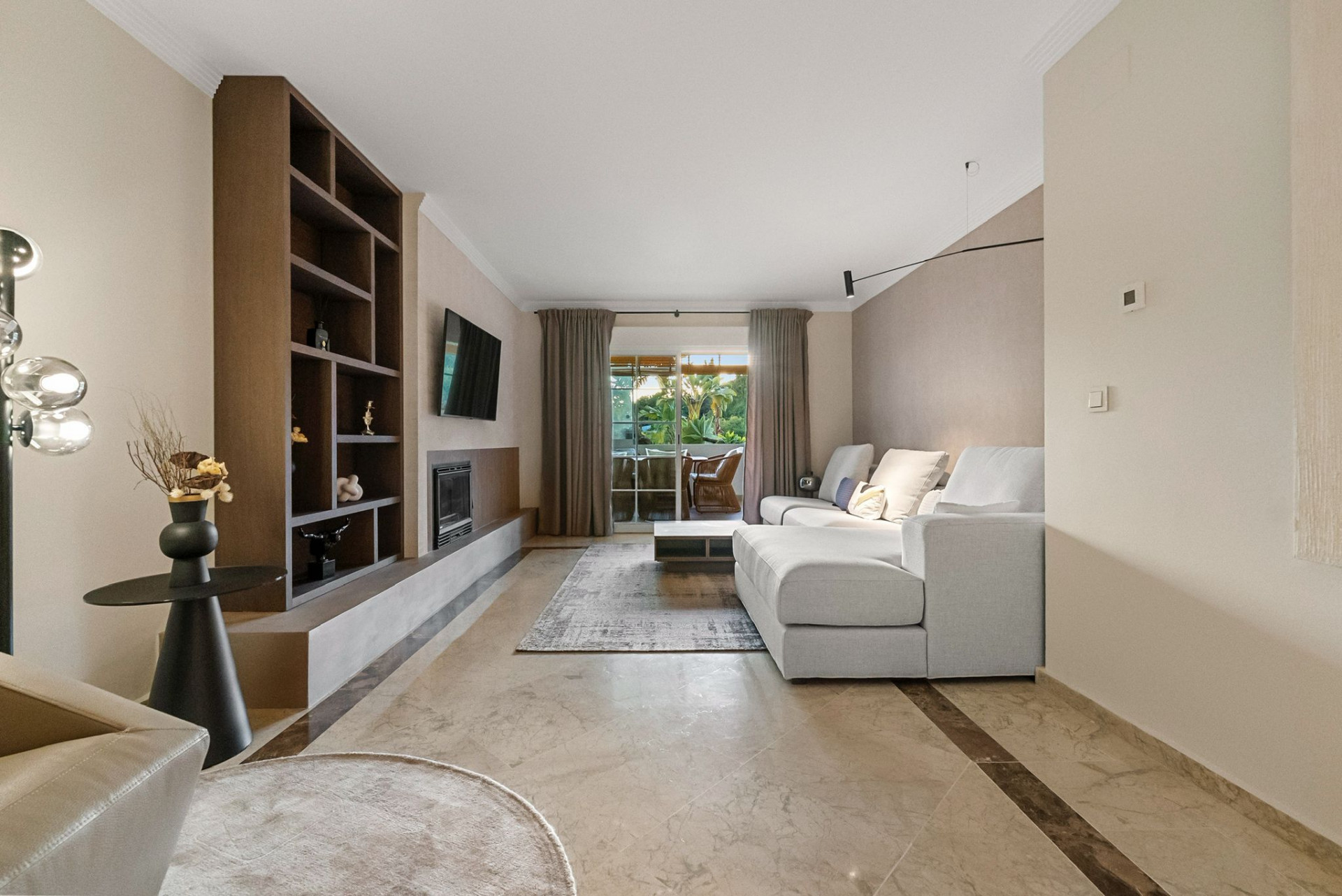 Apartment for sale in Marbella Golden Mile, Costa del Sol