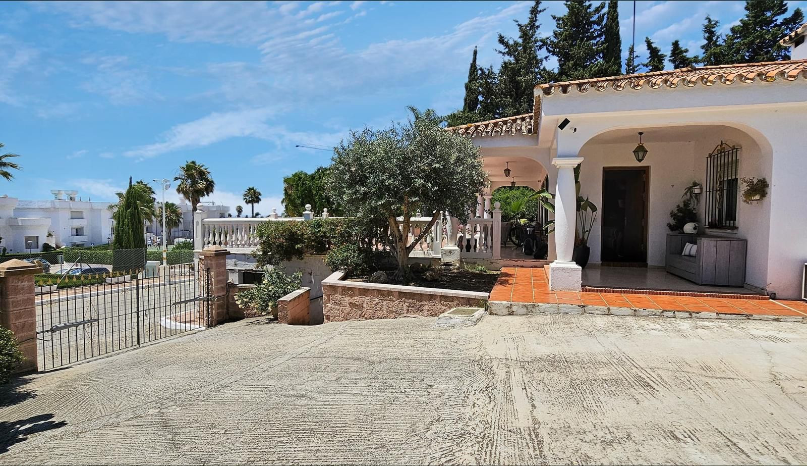 Image 40: detached villa For sale, Estepona, €1,150,000 [963-00162P]