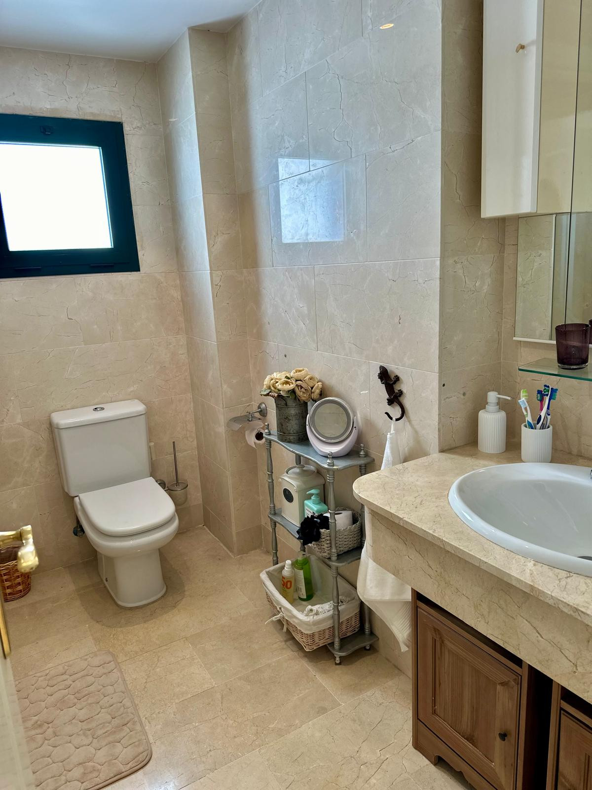 FIRST LINE BEACH APARTMENT!