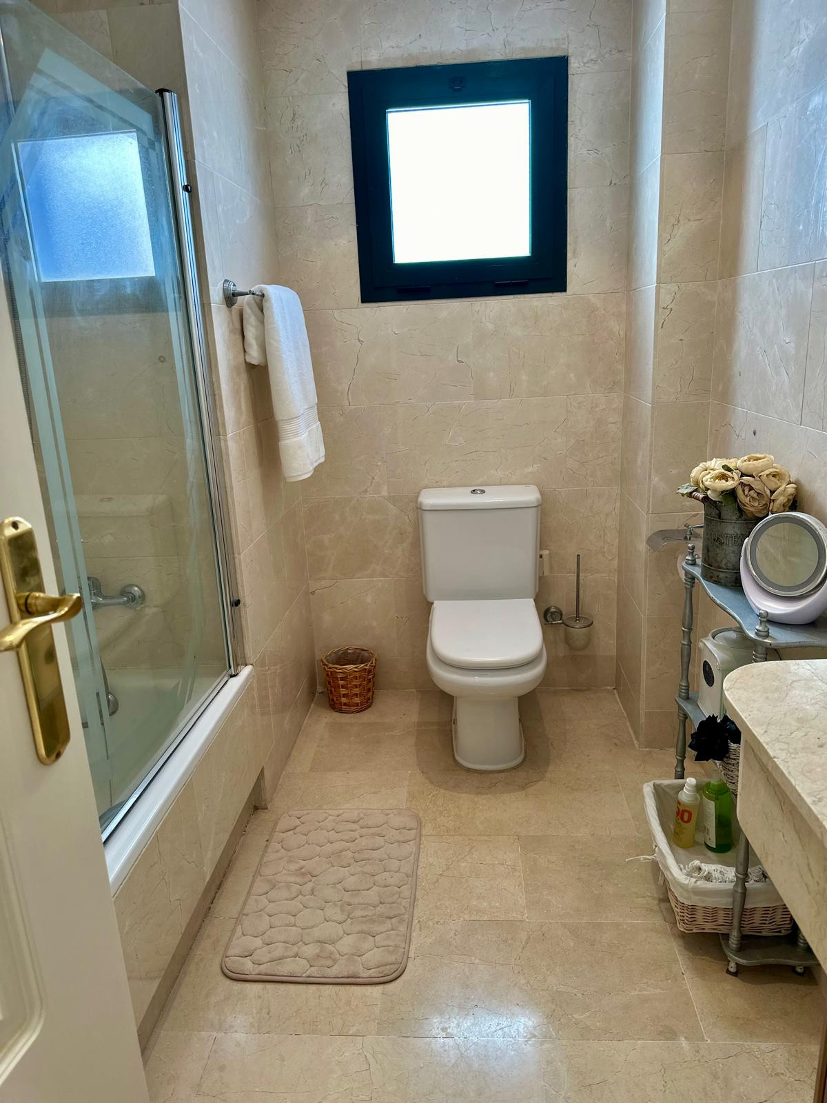 FIRST LINE BEACH APARTMENT!