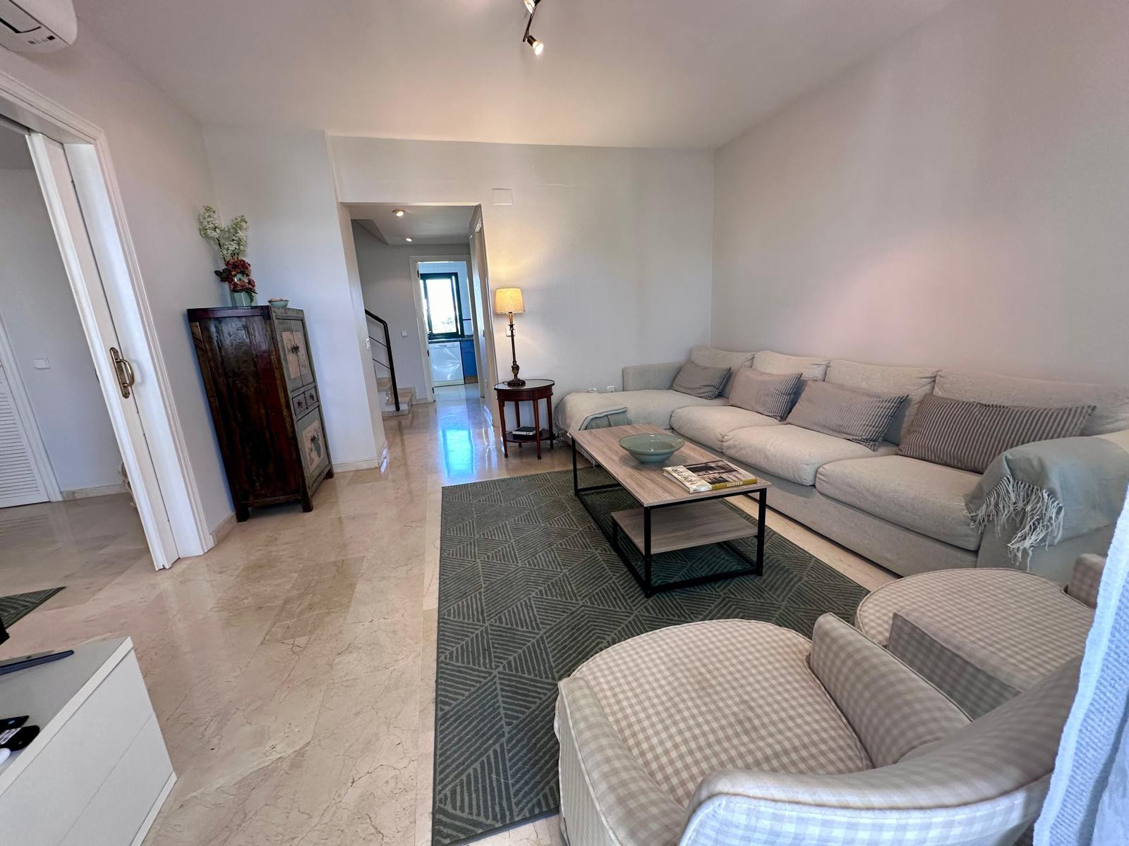 FIRST LINE BEACH APARTMENT!