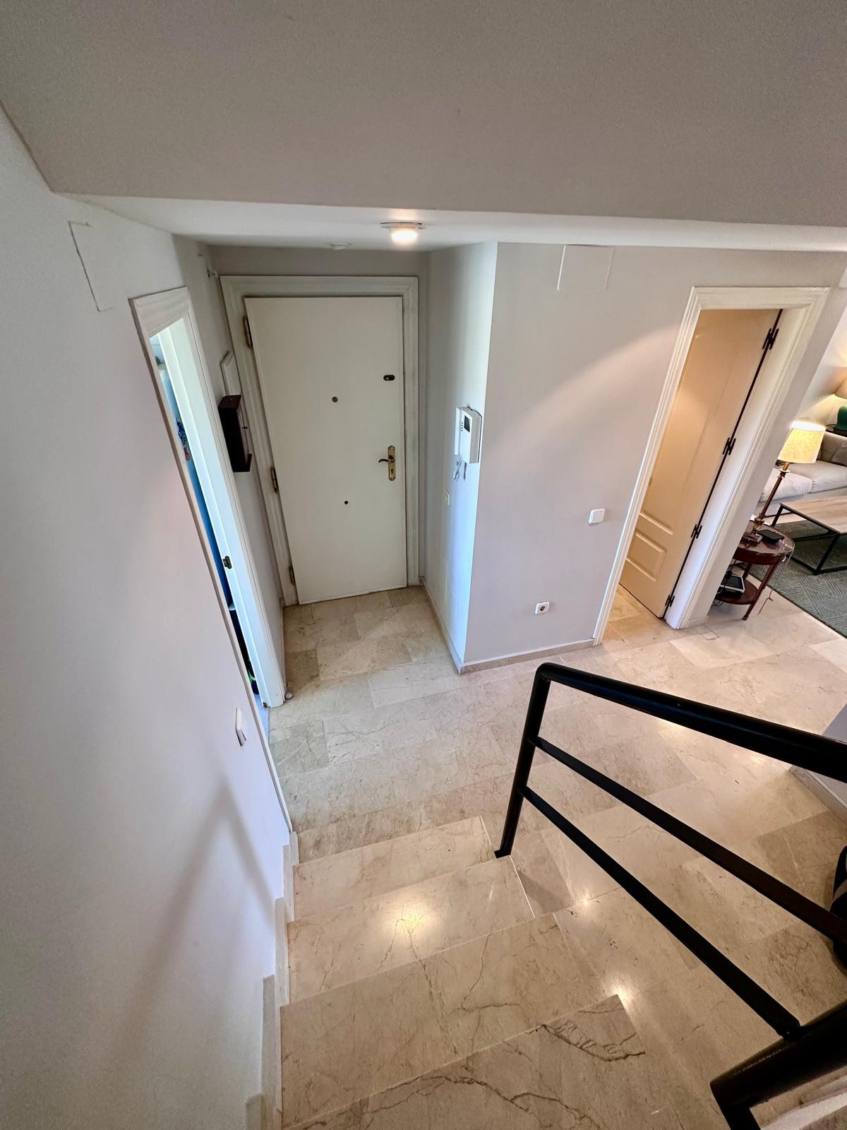 FIRST LINE BEACH APARTMENT!