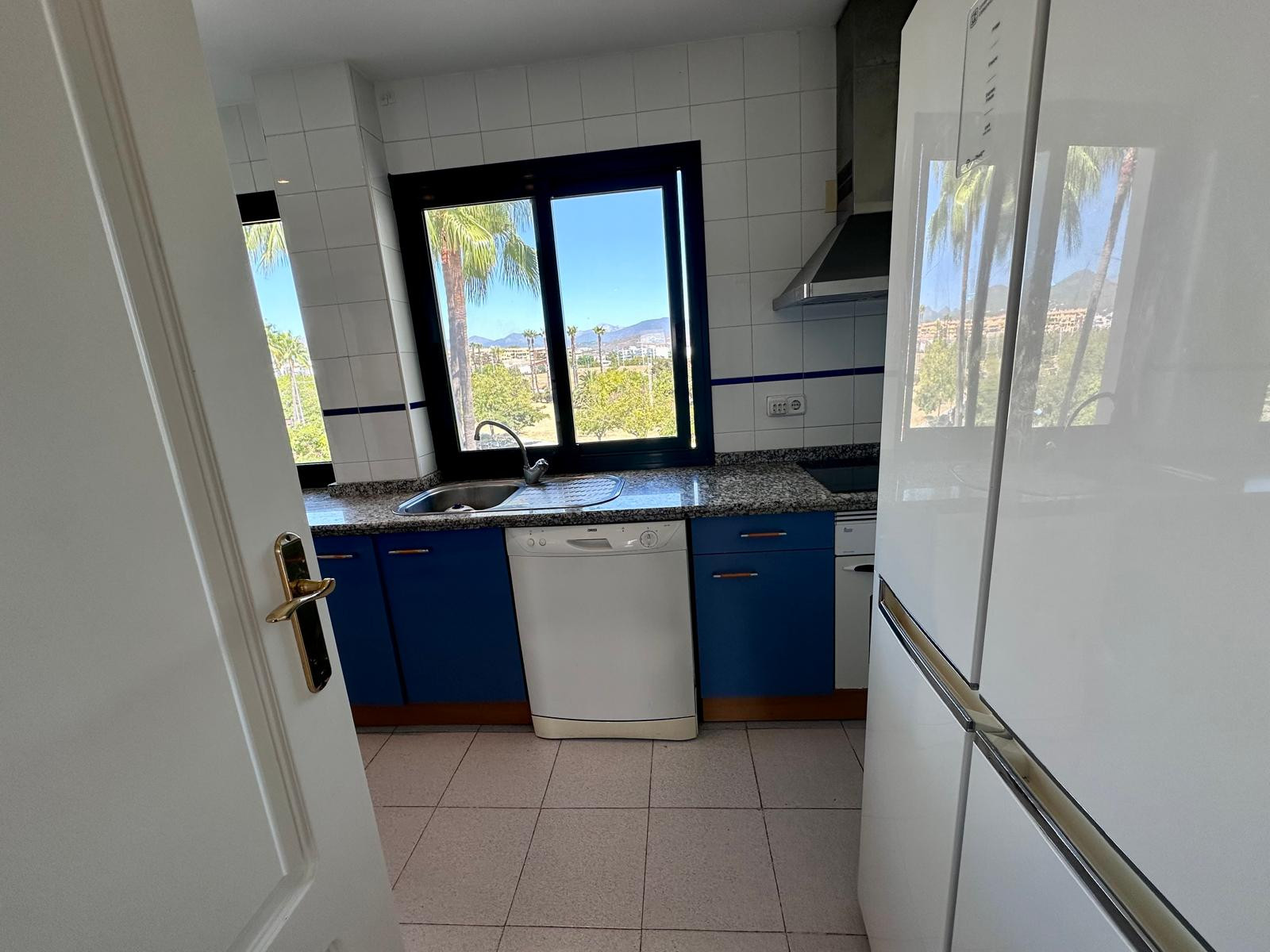 FIRST LINE BEACH APARTMENT!