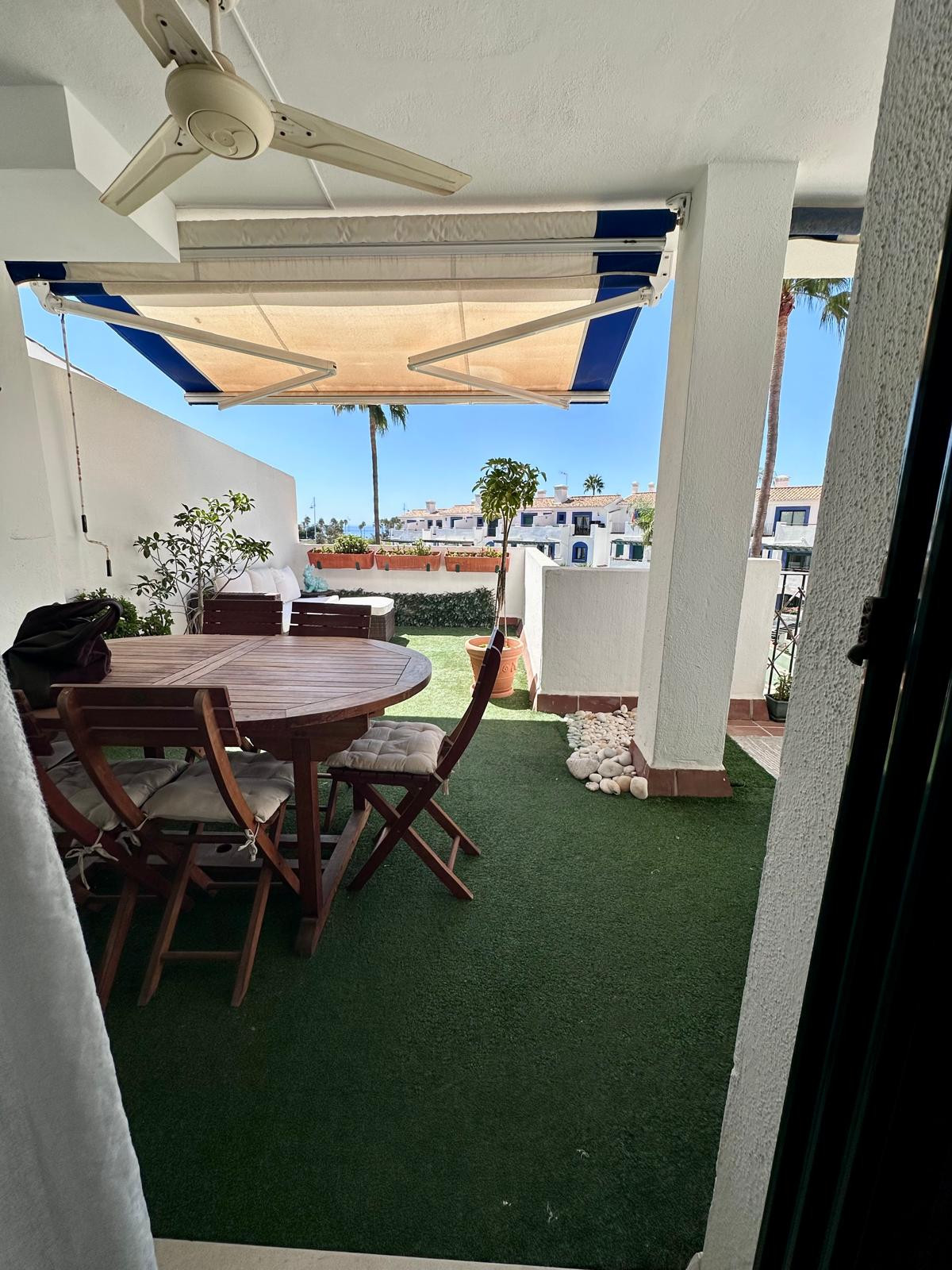 FIRST LINE BEACH APARTMENT!